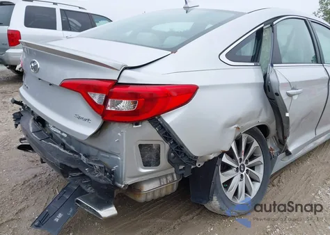 2015 Hyundai Sonata Sport z USA, uszkodzony, nr VIN 5NPE34AF7FH045908